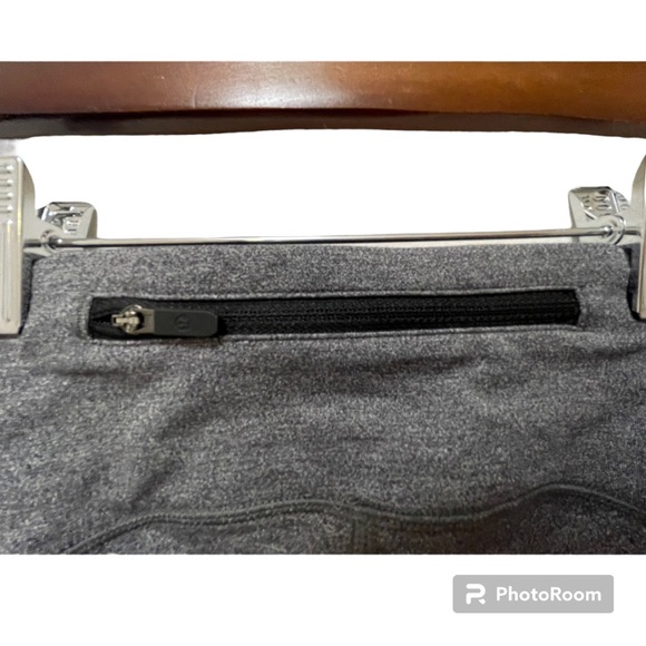 Lululemon gray leggings with pockets size 4 - Picture 9 of 12